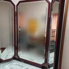 アンティークドレッサーの画像