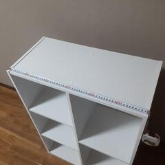 白いカラーボックス２列の画像