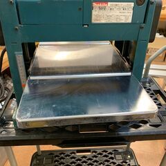 モノマニア四日市】【引取限定】マキタ makita 300自動カンナ モデル 2012