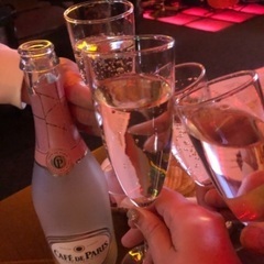 今夜、女性の飲み友1名募集中❤️現在、男性２女性1❣️ご負担なし🍷