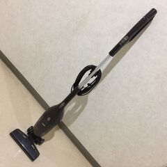 サイクロンスティック型クリーナー Q02009