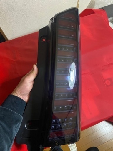 Nボックスカスタム　テールランプ割引きます。