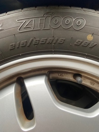 引取り限定。215/65R16 ホイール付き夏タイヤ