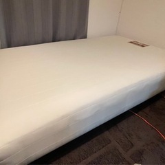 【急募】セミダブル　ベッド　足付き