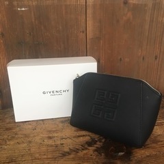 ジバンシー　旅行ポーチの画像