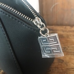 ジバンシー　旅行ポーチの画像