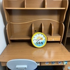 学習机、椅子、アンパンマン時計