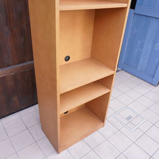 karimoku(カリモク家具)よりHU2405MH 書棚/オーク材です！シンプルなデザインのブックシェルフは北欧テイストにもおすすめ