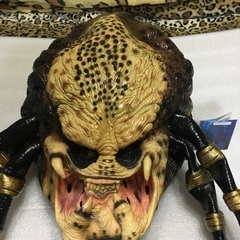 ●プレデターマスク（試着のみ）&コスチューム（新品未使用）セット　コスプレ　引取限定　現金払いの画像