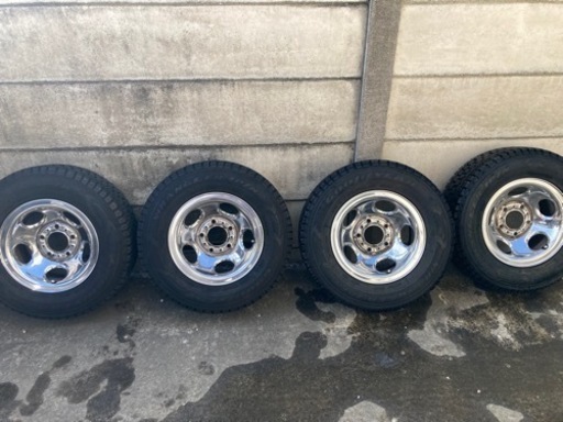 ダッジ　ラムバン　純正15インチ　5穴　4本　PCD139.7スタッドレスタイヤ