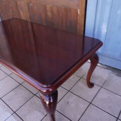 大塚家具ダイニングテーブル　 マホガニー 　クイーンアン IDC OTSUKA(大塚家具)取扱いのクイーンアン マホガニー材 ロー