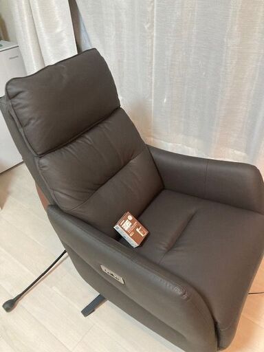 新品同様★半額以下★ニトリ人気商品　電動本革リクライニングパーソナルチェア