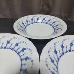 横須賀🆗素敵な模様のパスタ皿 １枚￥2,000の品 ３枚で❗️の画像