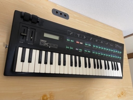 鍵盤楽器、ピアノ YAMAHA DX100 & LINE6 Delay