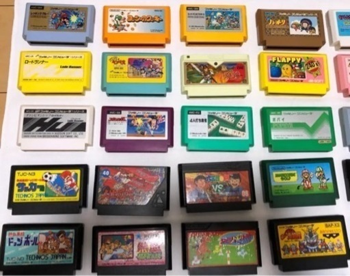 動作確認済　任天堂　ファミコン　ソフト　64個　箱付き2個　ファミコン互換機付