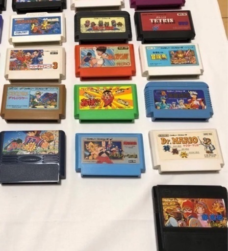 動作確認済　任天堂　ファミコン　ソフト　64個　箱付き2個　ファミコン互換機付
