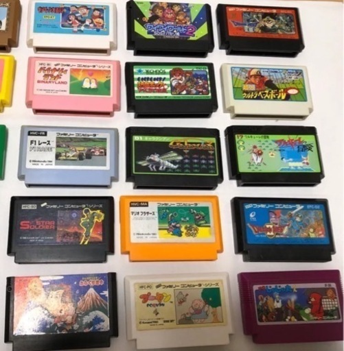動作確認済　任天堂　ファミコン　ソフト　64個　箱付き2個　ファミコン互換機付