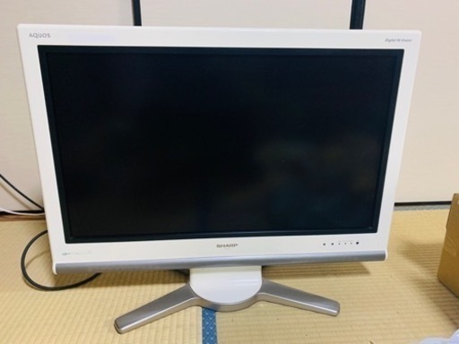 シャープ　SHARP AQUOS 32型　液晶テレビ(リモコン・BーCAS付き)