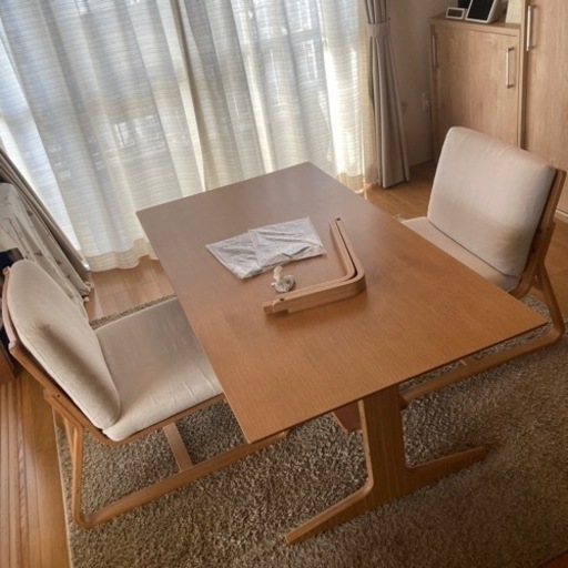 無印良品　リビングでもダイニングでも使えるテーブルとチェアセット　ベンチ無し