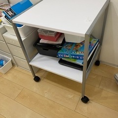 キャスター付きキャビネットの画像