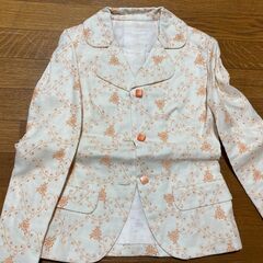 ビンテージ刺繍柄スーツの画像