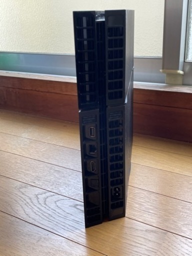 プレステ4本体とコントローラーのみピッタリ一万円