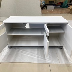 HJ272 【最終値下げ】テレビ台 キャスター収納付き 白の画像