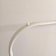 白いハンガーラック　の画像