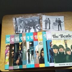 30年以上前のTHE BEATLESの冊子とモノクロ写真のセット