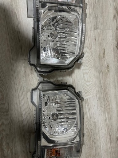 ハイエース200系純正ヘッドライト