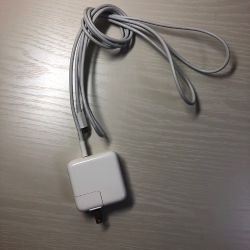 【美品　取引場所相談可】MacBook Air2020