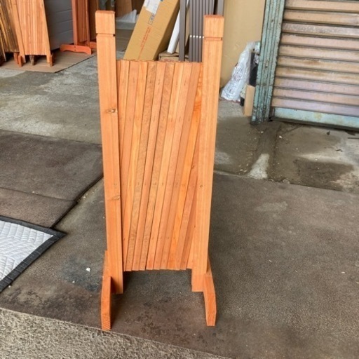 アコーディオンフェンス　①  ブラウン