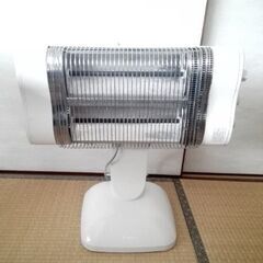 【遠赤外線ヒーター】ダイキンセラムヒート、中古品の画像