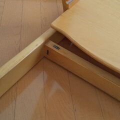 ストッケ  椅子と付属の六角レンチの画像