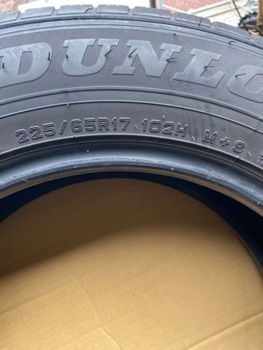 レクサスNX  タイヤ　225-65R-17インチ