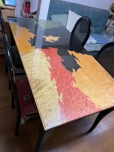 ダイニングテーブルとイス4脚　イタリア製