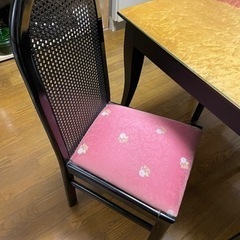 ダイニングテーブルとイス4脚　イタリア製の画像