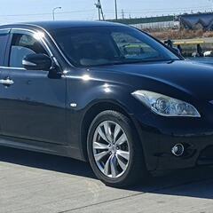 日産y５１フーガ前期　黒色