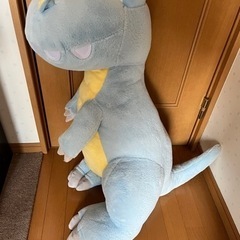 恐竜のぬいぐるみ（高さ80センチ）の画像