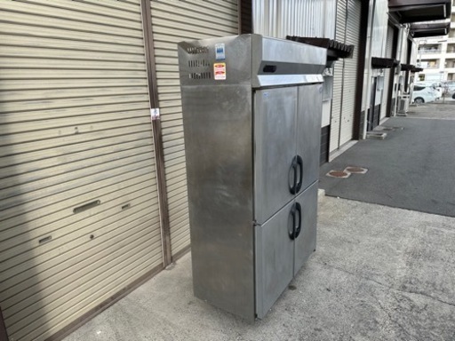 サンヨー　現パナソニック　業務用　縦型４面冷凍庫　１９９L　冷蔵庫　５７７L　店舗　飲食店　厨房　SRR-F1261CSA
