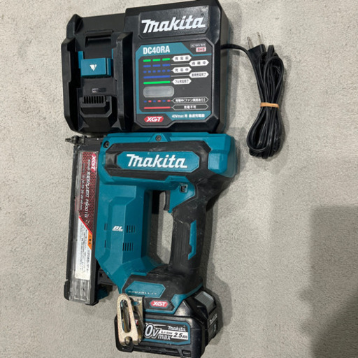 マキタ 40v max  XGT 充電式仕上げ釘打 FN001G makita