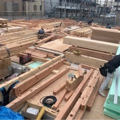 急募！20〜50歳までok!【勤務地/大阪府内】大工募集！経験者のみ！社保完備！の画像