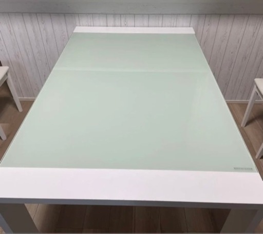 ダイニングテーブルセット　ホワイト　伸縮可能ガラステーブルセット