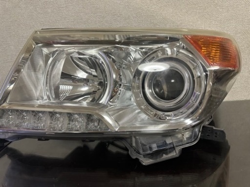 ランクル200 中期　純正ヘッドライト　右側