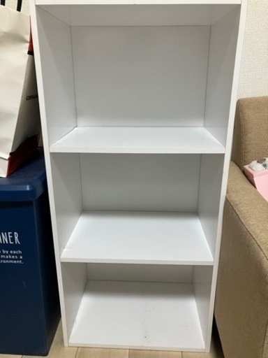 白の3段本棚