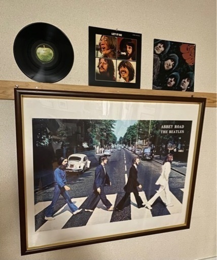ビートルズ　ポスター額装、レコード、ブリキ看板　３点