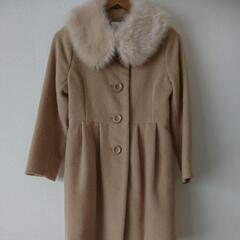 衣替え中♪お取引早い方m(_ _)m 新品同様♪ベージュ 3ウェイコート つけ襟 ファー お洒落 の画像