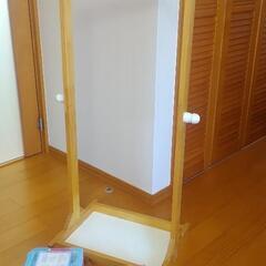 幼児さん〜小学生向け。木製ハンガーラックランドセルや、通園バッグも置けるの画像