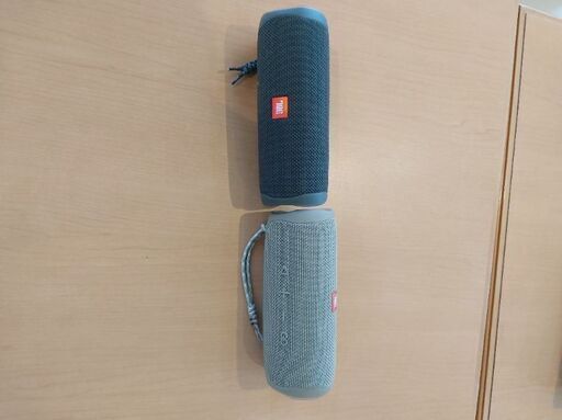 JBL Bluetoothスピーカー1個5000で2つあります