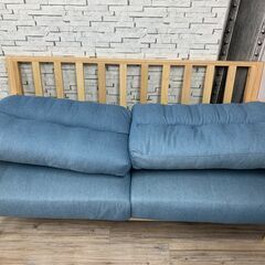 【中古】Life デニム生地  2人掛けソファ 木目 x ブルー 北欧風の画像